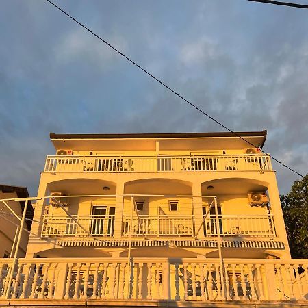 נאום Villa Senka מראה חיצוני תמונה